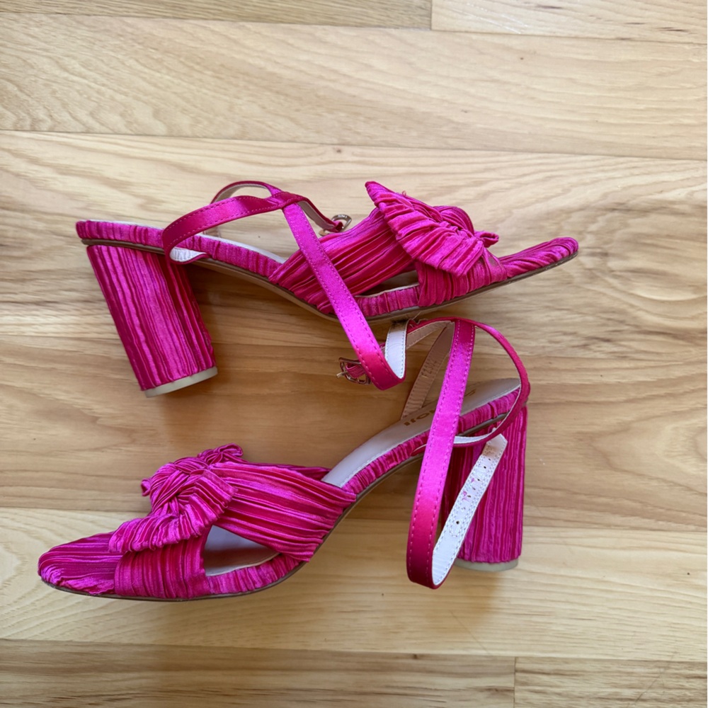 Super cute pink bow heels